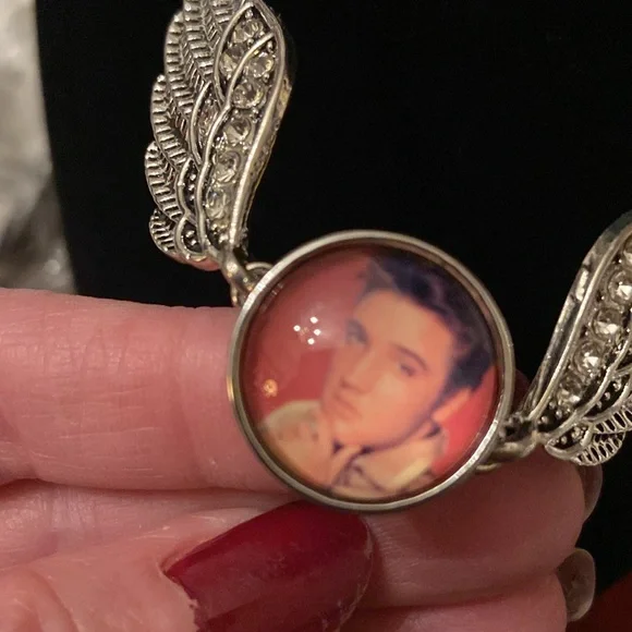 - Elvis Snap Button Necklace - Picture 5 of 8